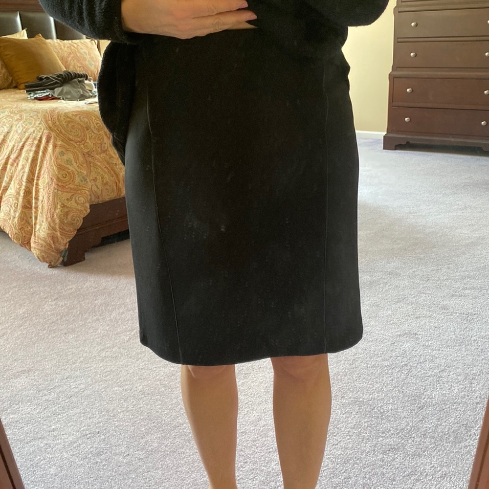 Laundry black stretch skirt